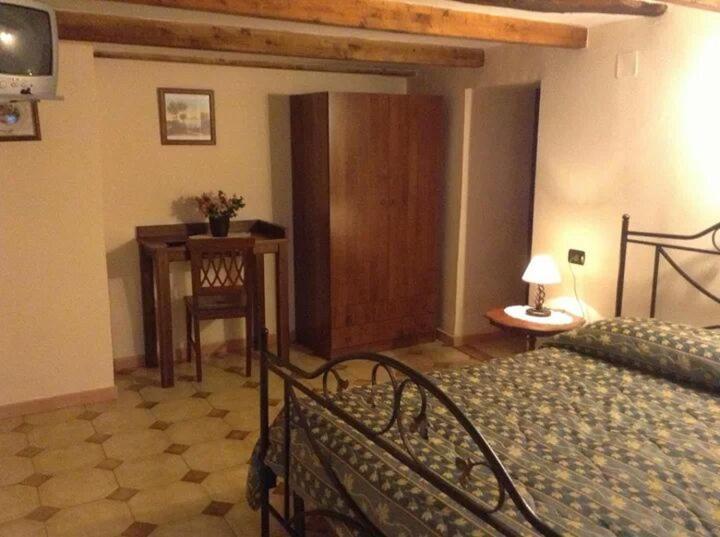Hotel Pignatelli Napoli ภายนอก รูปภาพ