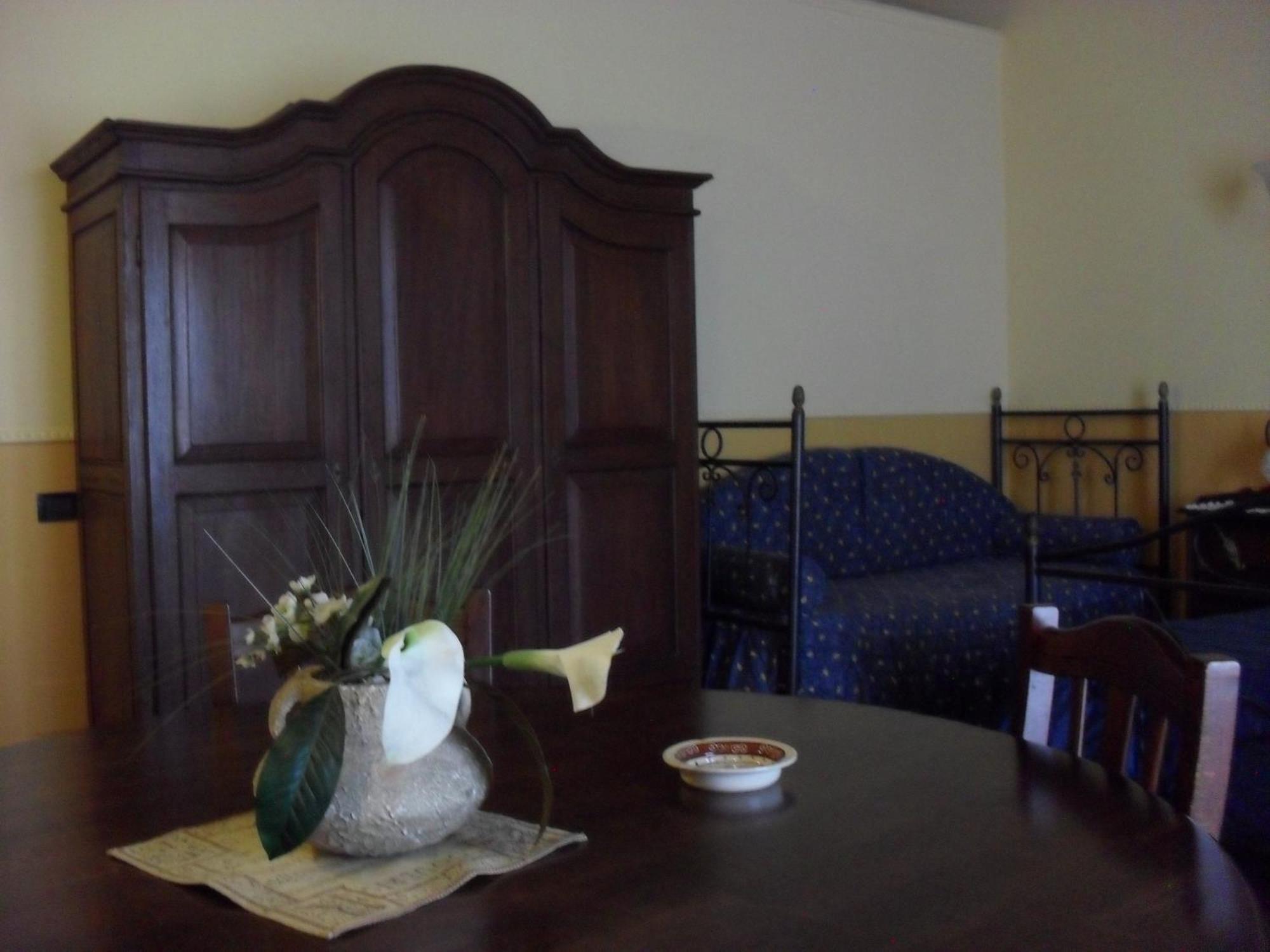 Hotel Pignatelli Napoli ภายนอก รูปภาพ
