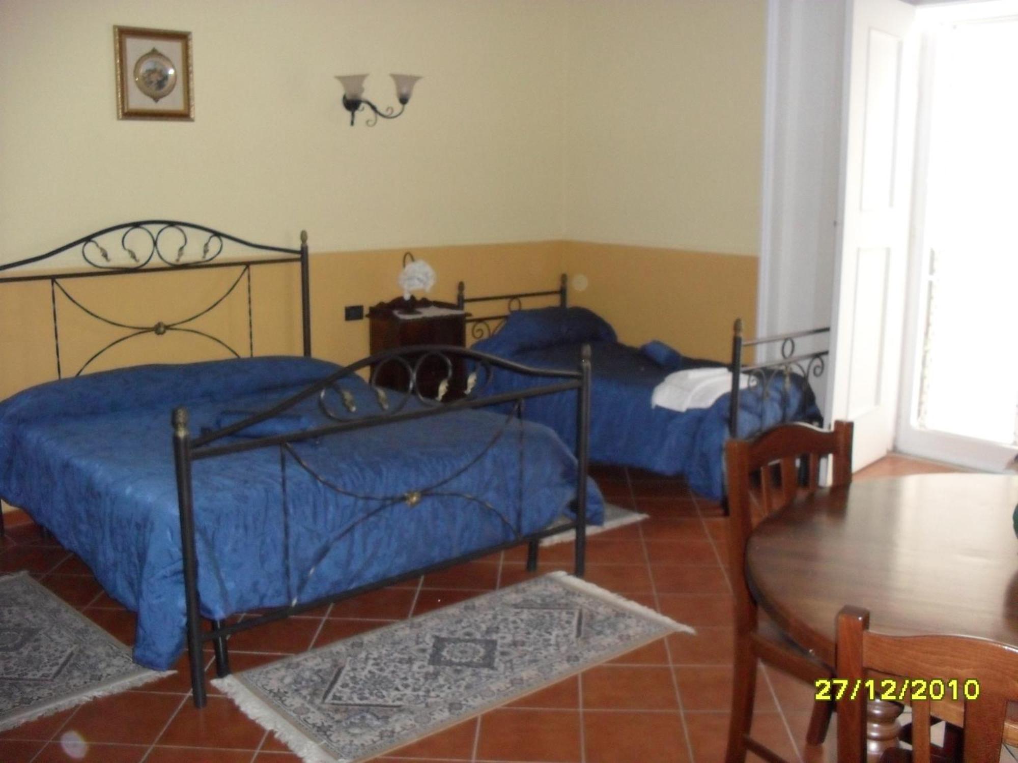Hotel Pignatelli Napoli ภายนอก รูปภาพ