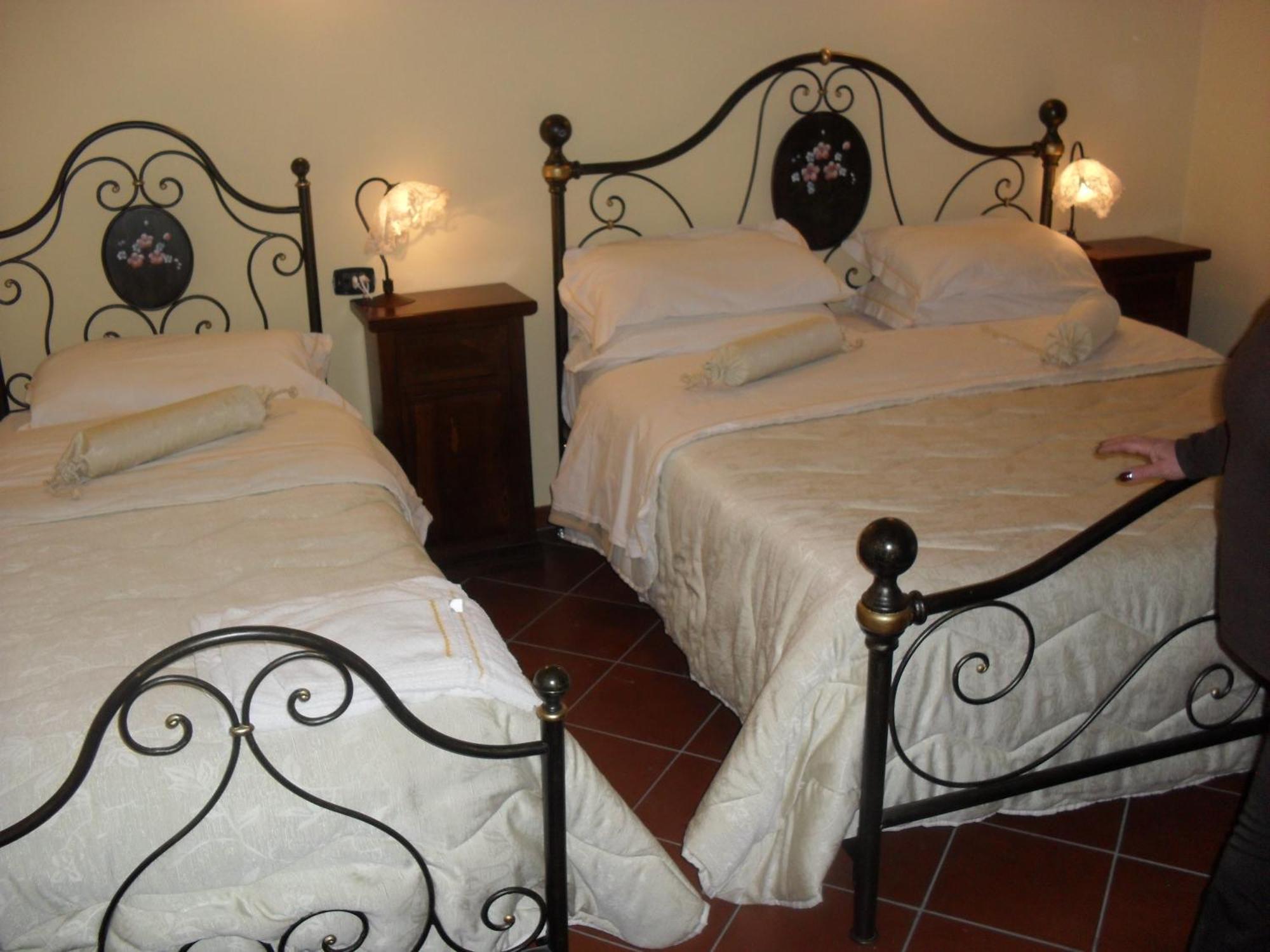 Hotel Pignatelli Napoli ภายนอก รูปภาพ