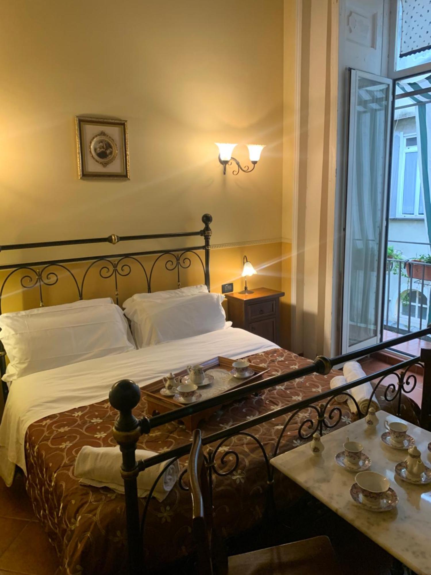 Hotel Pignatelli Napoli ภายนอก รูปภาพ