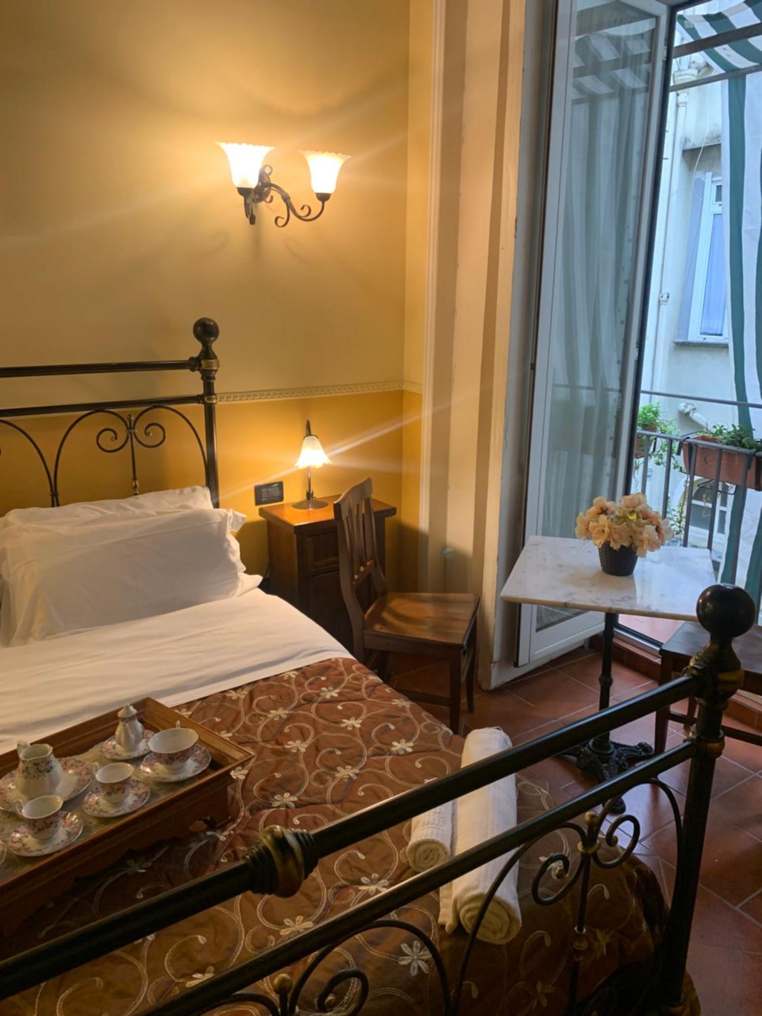 Hotel Pignatelli Napoli ภายนอก รูปภาพ
