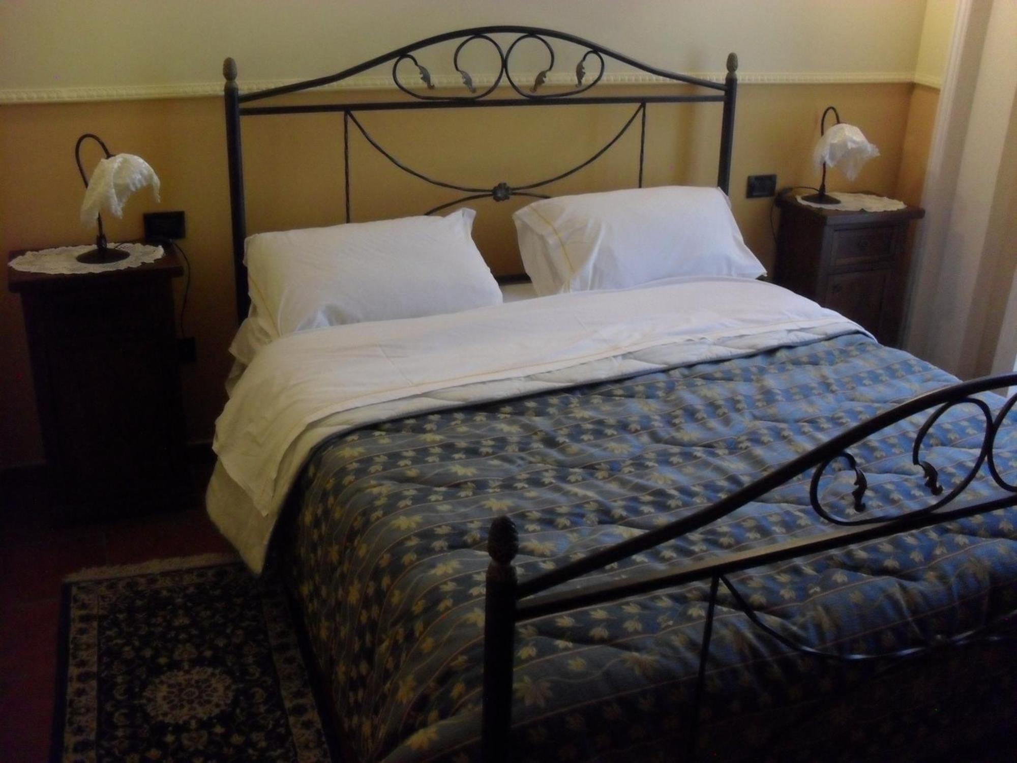 Hotel Pignatelli Napoli ภายนอก รูปภาพ