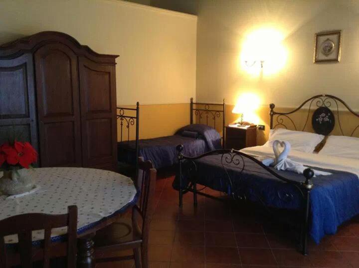 Hotel Pignatelli Napoli ภายนอก รูปภาพ