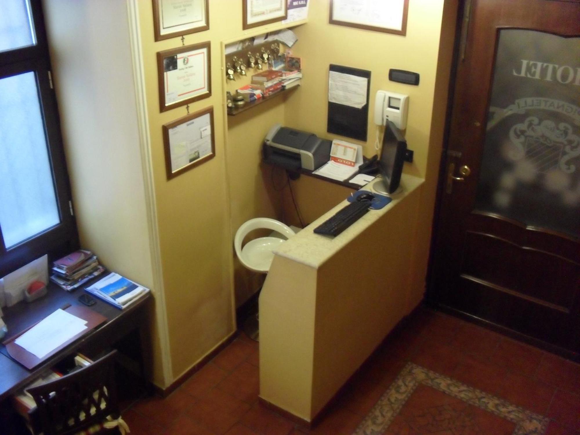 Hotel Pignatelli Napoli ภายนอก รูปภาพ