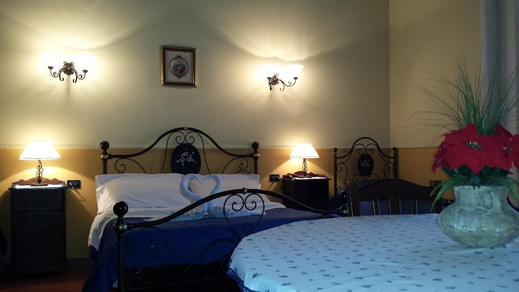 Hotel Pignatelli Napoli ภายนอก รูปภาพ