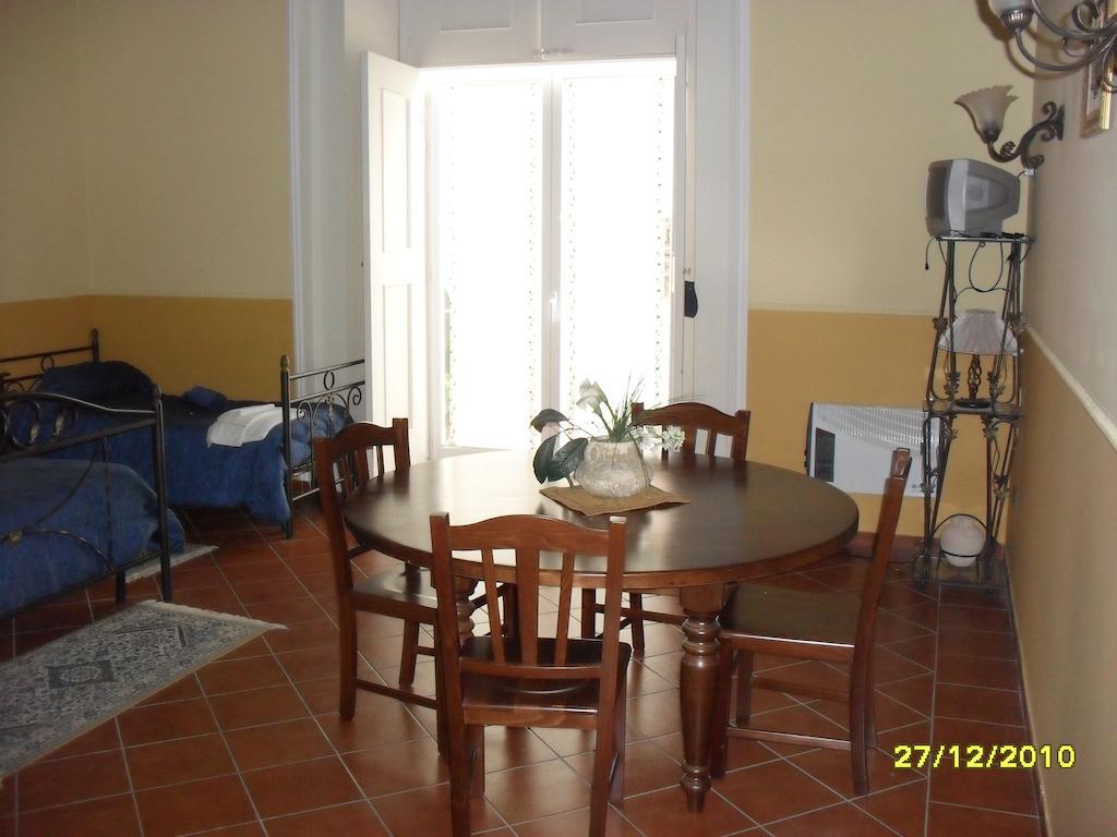 Hotel Pignatelli Napoli ภายนอก รูปภาพ