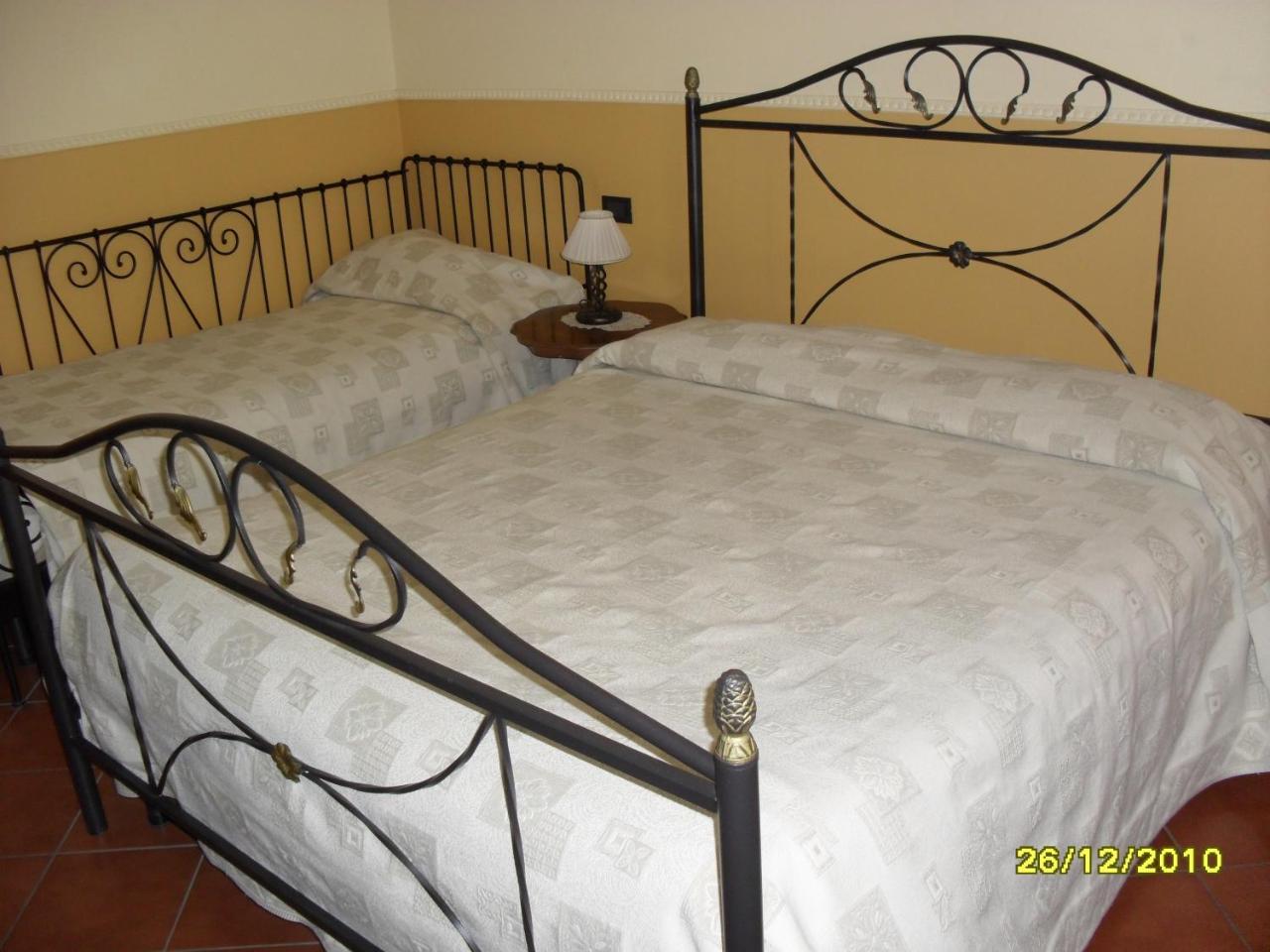 Hotel Pignatelli Napoli ภายนอก รูปภาพ